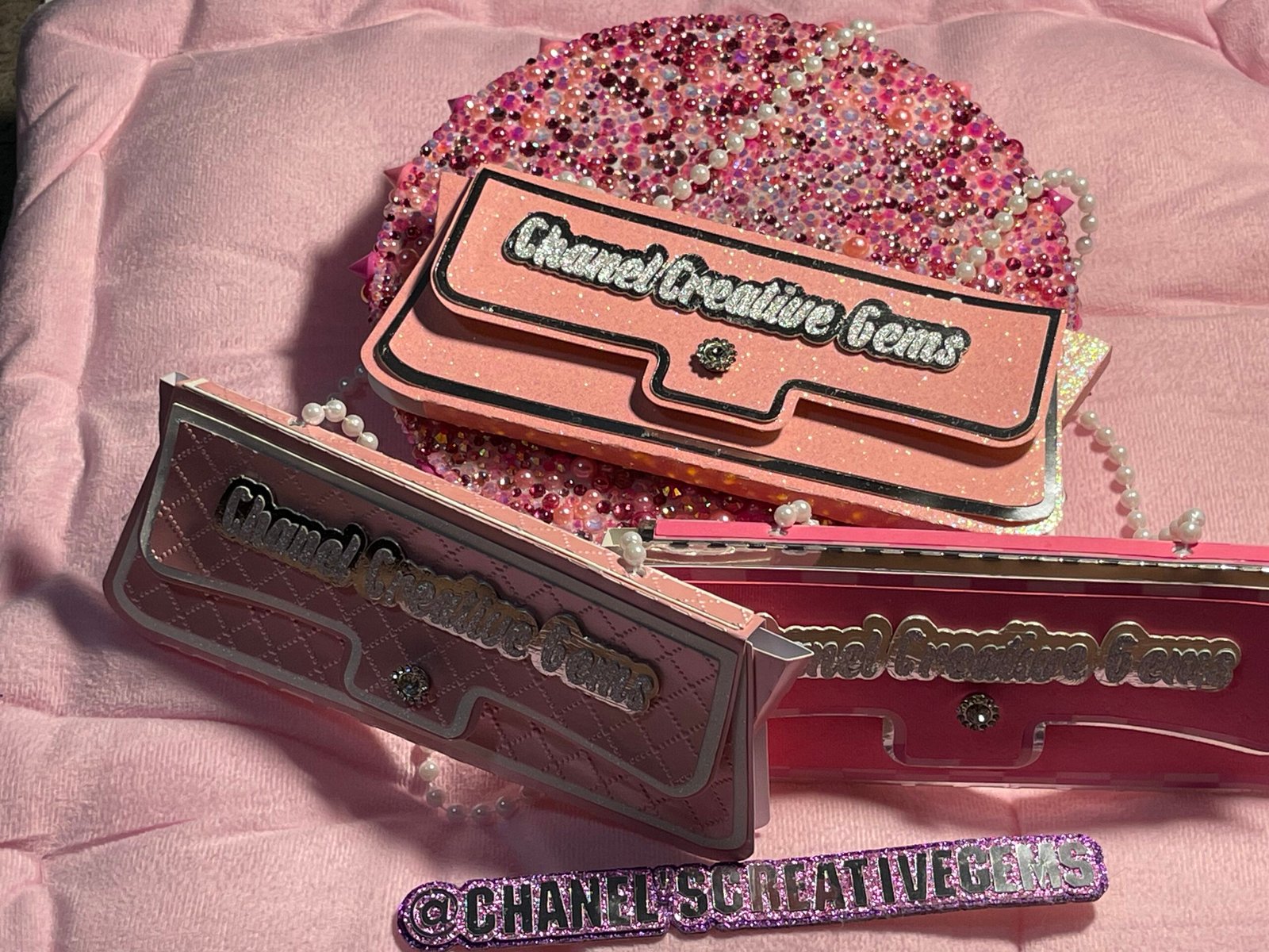 Glamour Gem Hershey Purse - Image 3