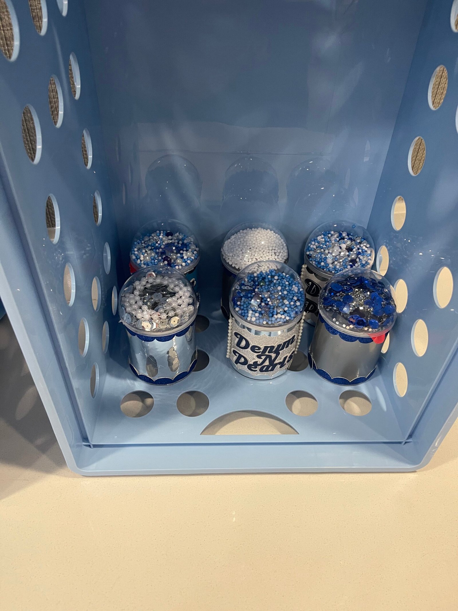 Luxe Snow Globe Pringles - Image 2